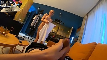 与名人色情女演员的硬核性爱场景背后