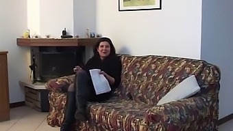 Ein Normaler Mensch Hat Analsex Mit Einer Prallen Frau